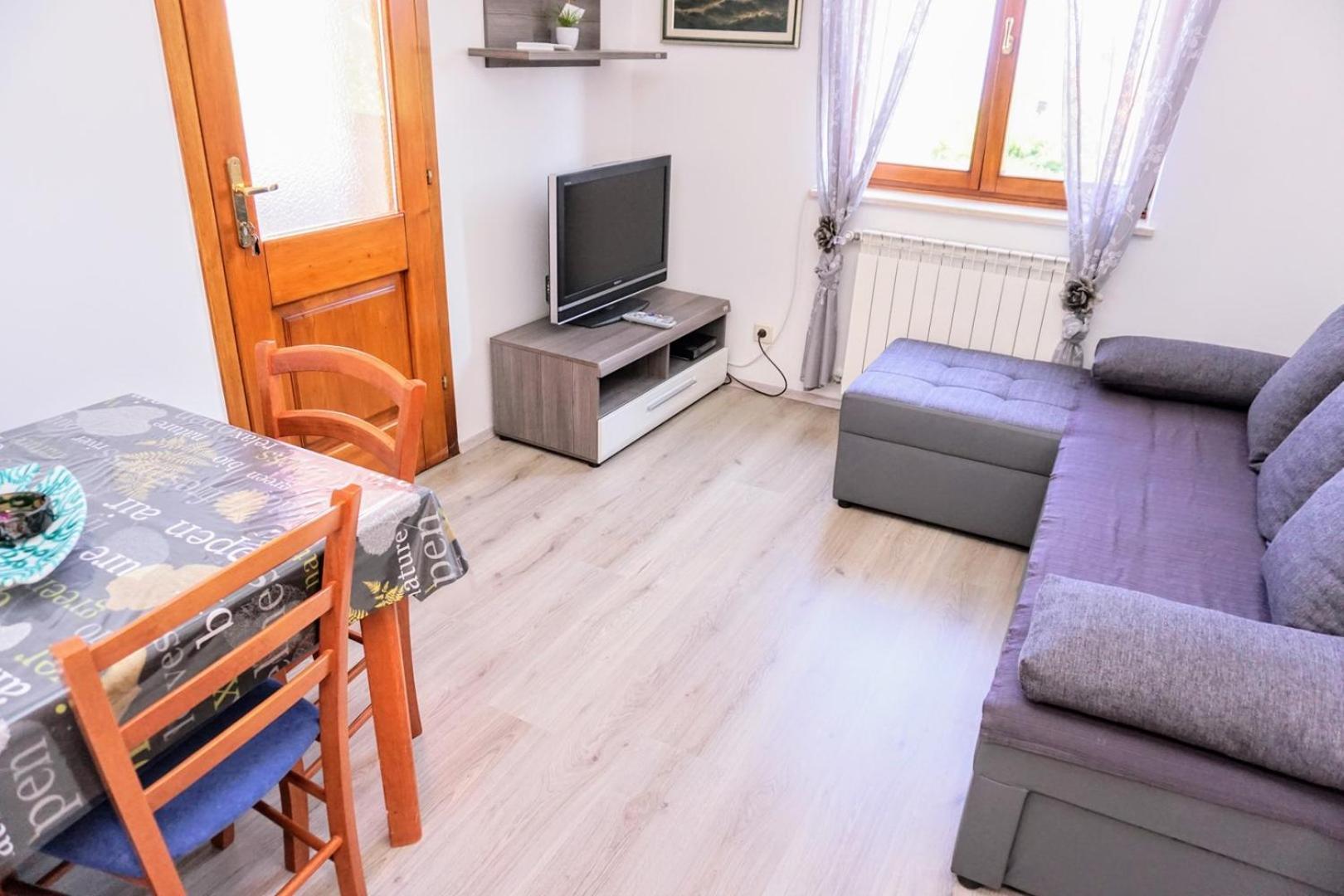 Apartment Stefica Црвени-Врх Экстерьер фото