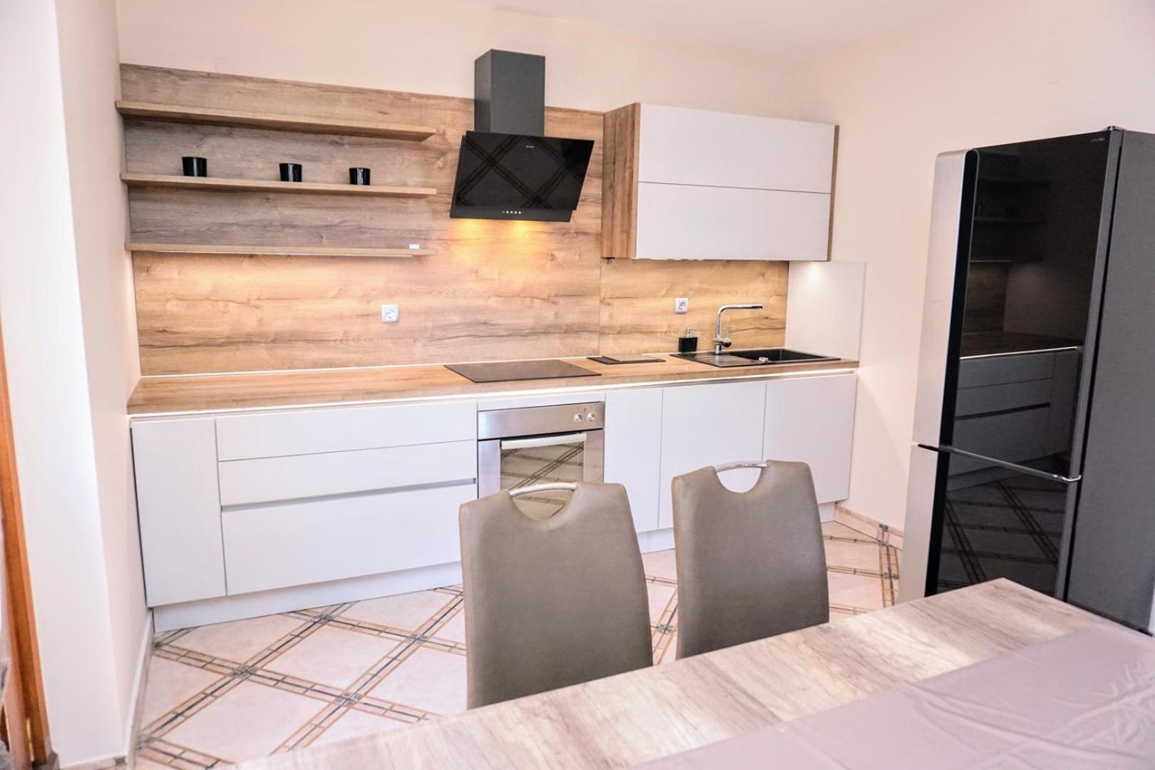 Apartment Stefica Црвени-Врх Экстерьер фото
