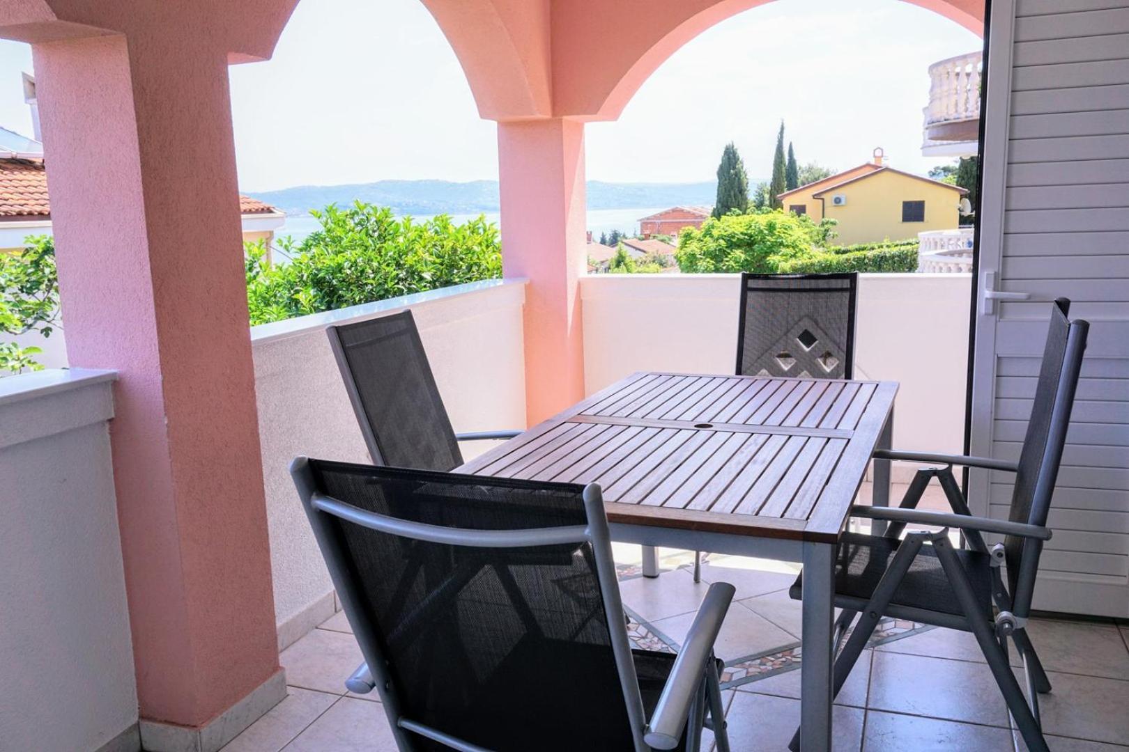 Apartment Stefica Црвени-Врх Экстерьер фото