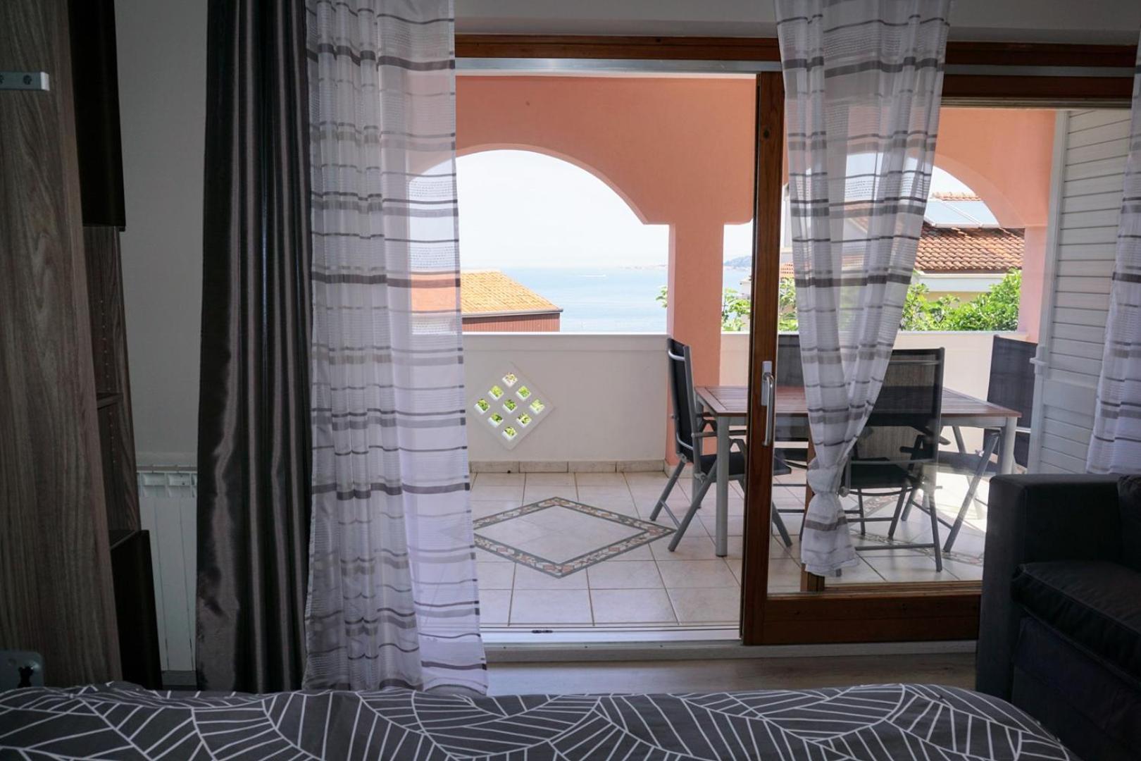 Apartment Stefica Црвени-Врх Экстерьер фото