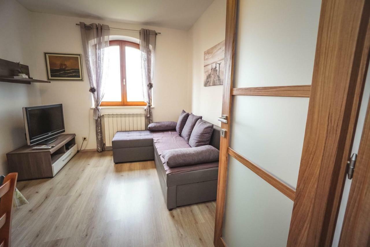 Apartment Stefica Црвени-Врх Экстерьер фото